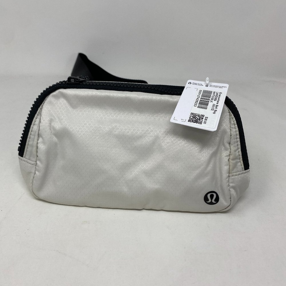 Lululemon Opal White and Black Belt Bag NWT-RARE